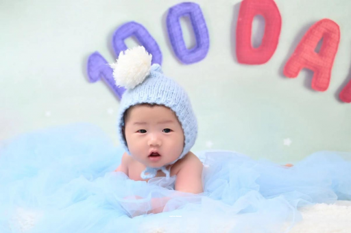 温县宝宝尿少尿黄怎么回事